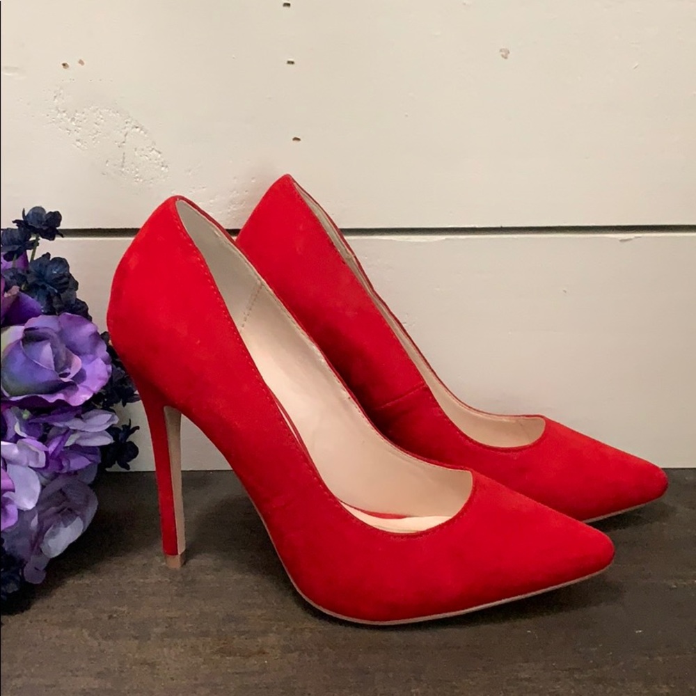 Red High Heels - Picture 4 of 4